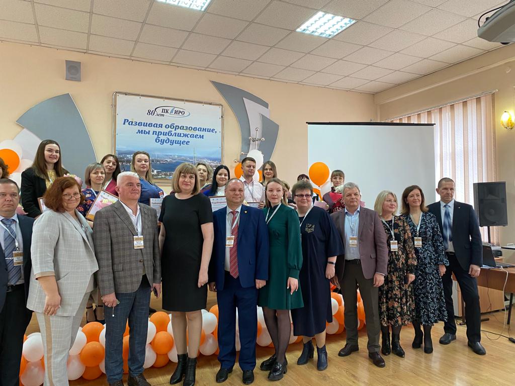 учитель года приморский край 2019. школа имени фадеева чугуевка. учитель года приморского края. приморский учитель владивосток. учитель года приморского края.