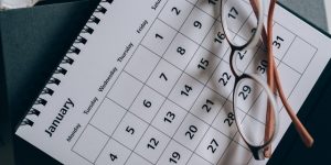 calendar-glasses