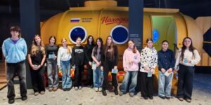 photo_5352646350794853466_x